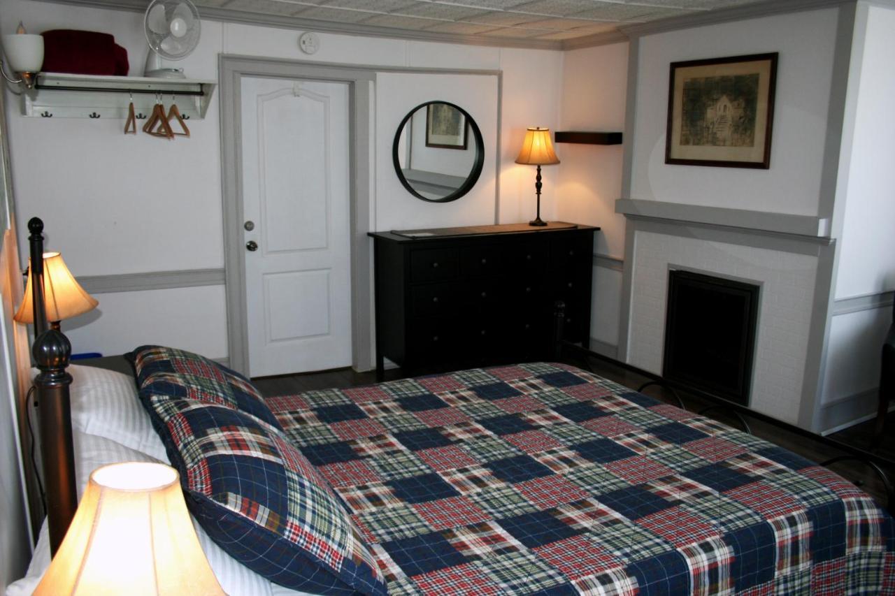 Hadovka Lakeside Inn Wellington Exterior photo